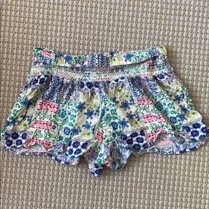 Flowy, floral shorts